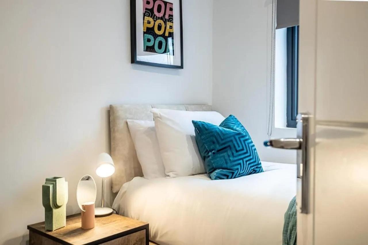 Apartment Amazing 2 Bedrooms I Station I Sleep 6 I Rh1
