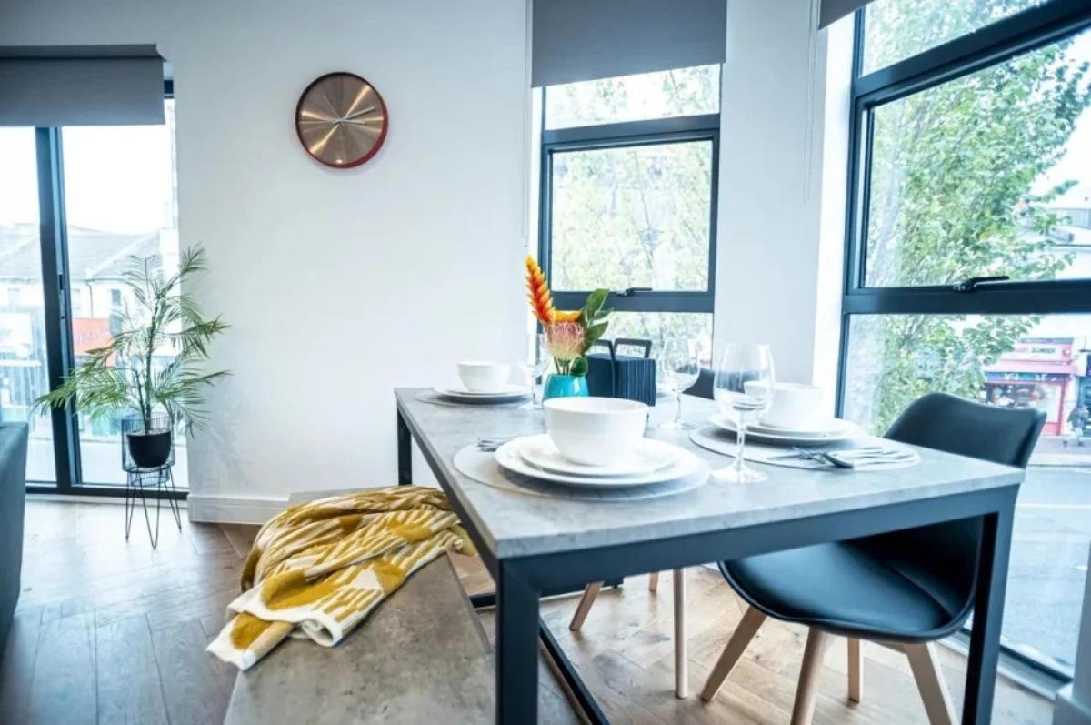 Amazing 2 Bedrooms I Station I Sleep 6 I Rh1 * Brighton