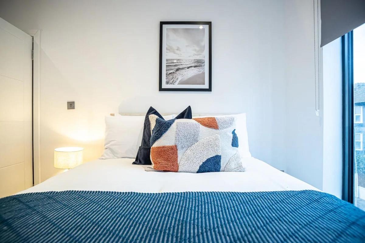 Amazing 2 Bedrooms I Station I Sleep 6 I Rh1 * Brighton