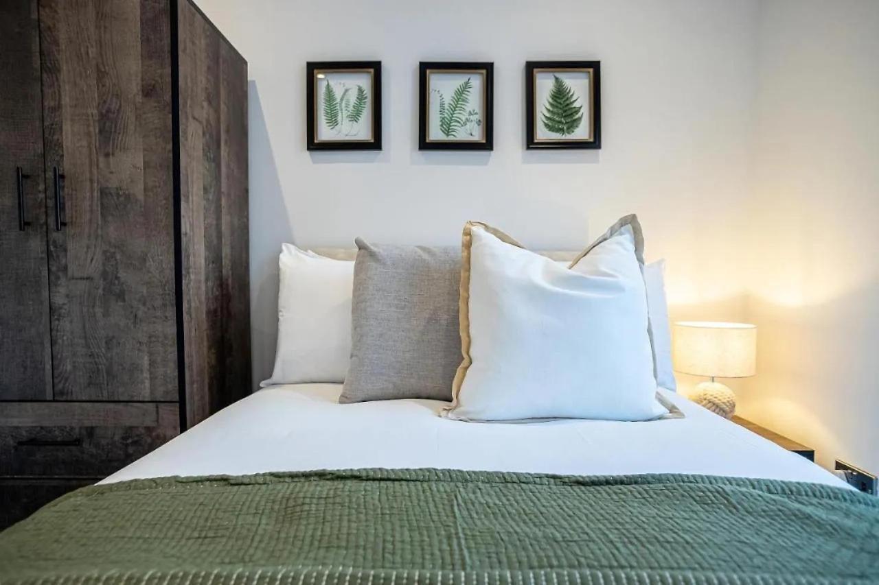 Amazing 2 Bedrooms I Station I Sleep 6 I Rh1