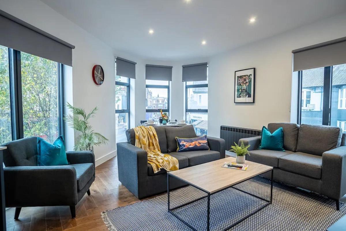 Amazing 2 Bedrooms I Station I Sleep 6 I Rh1 * Brighton